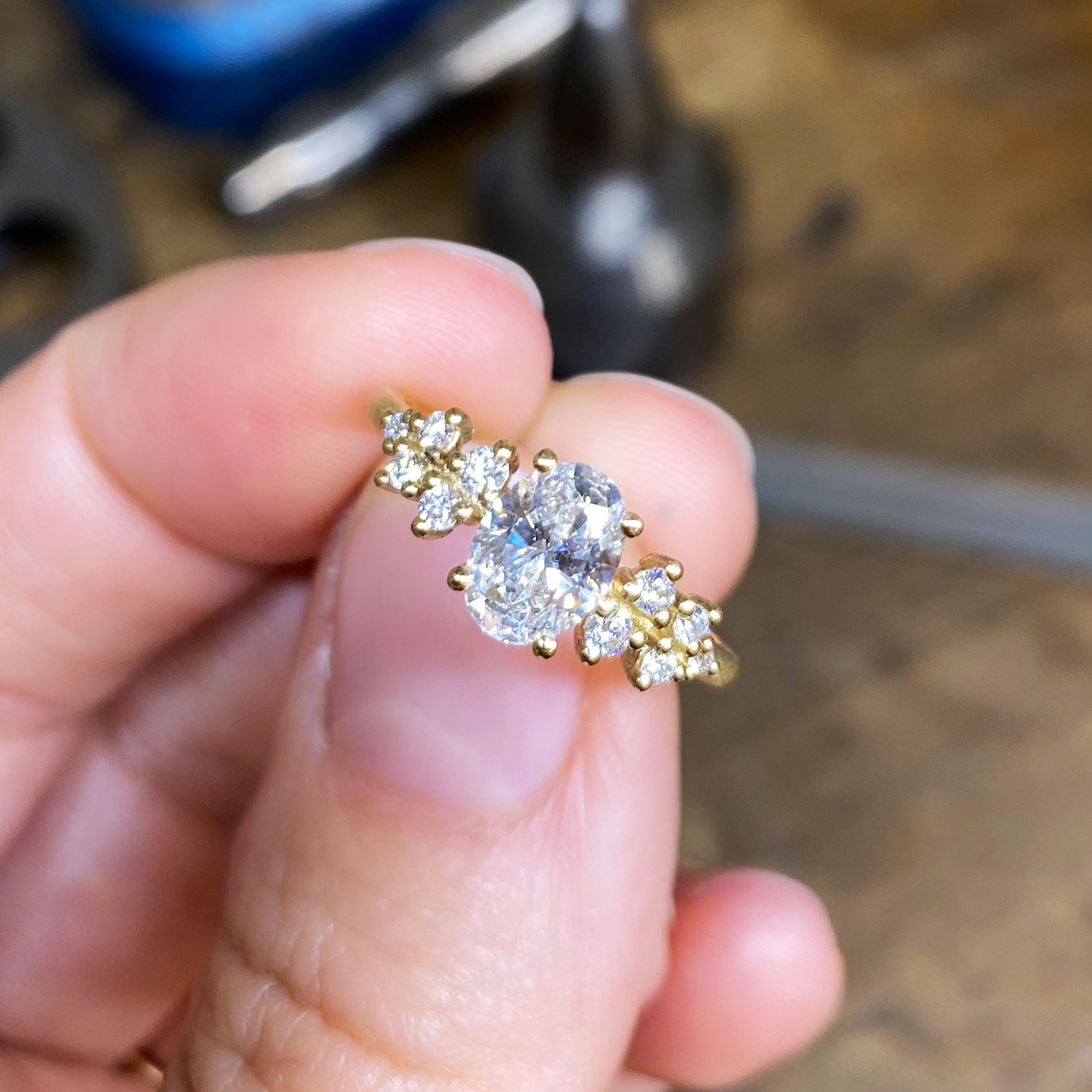 goldaffairs verlobungsring individuell ovaler diamant